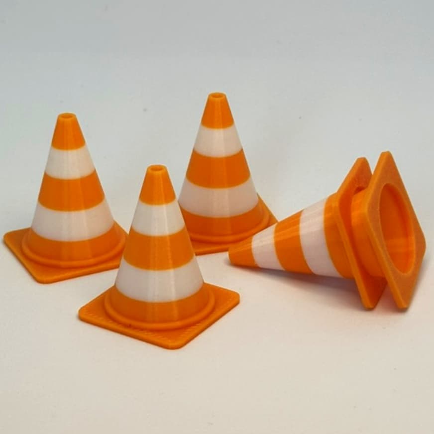 Kit Mini Cones de Trânsito 4cm Brinquedo Pistas Hot Wheels Matchbox Miniatura Decoração Festa Carros