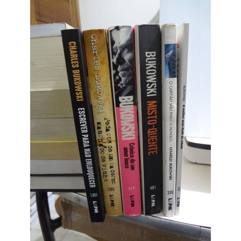 Livros de Charles Bukowski Misto Quente / Crônica de Um Amor Louco /Escrever Para Não Enlouquecer / Outros Escolha o Seu