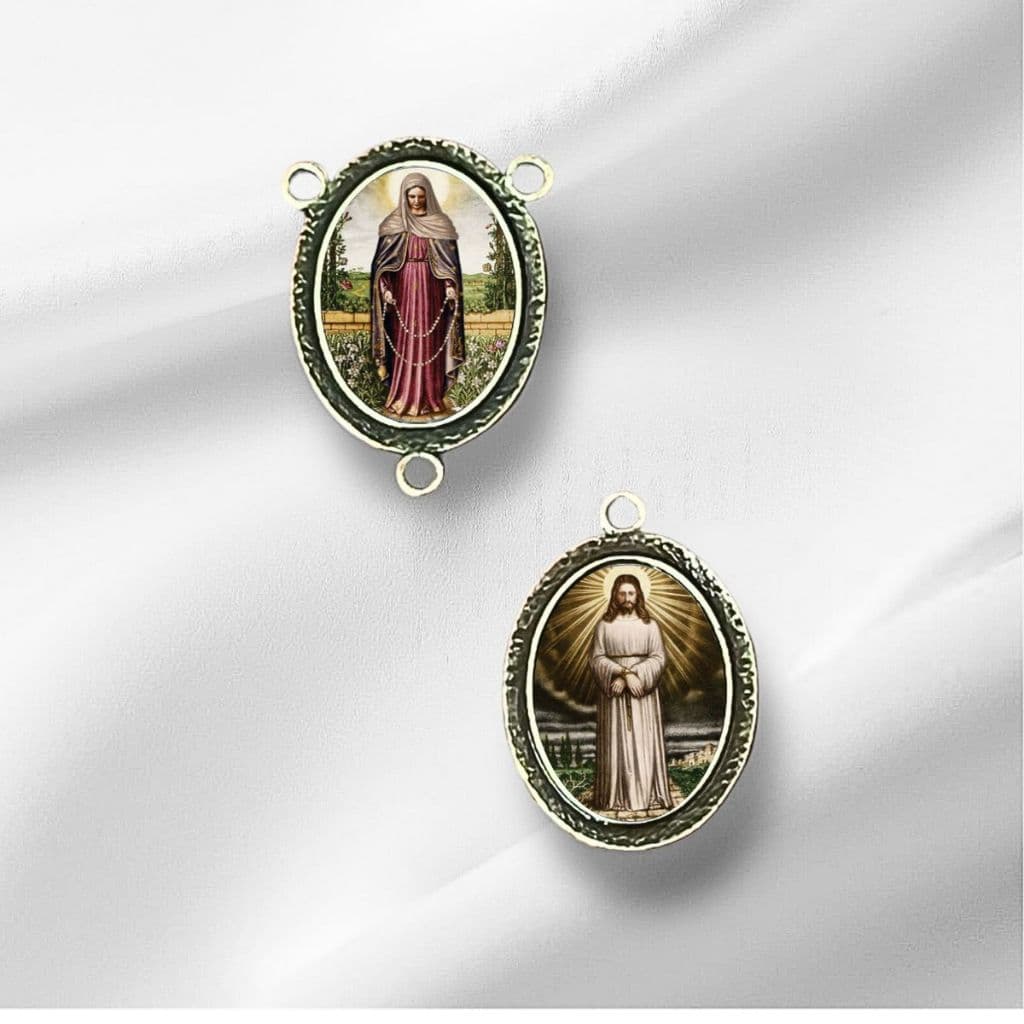 Kit Medalha + Entremeio Nossa Senhora das Lagrimas - 2 Par ou 10 Pares