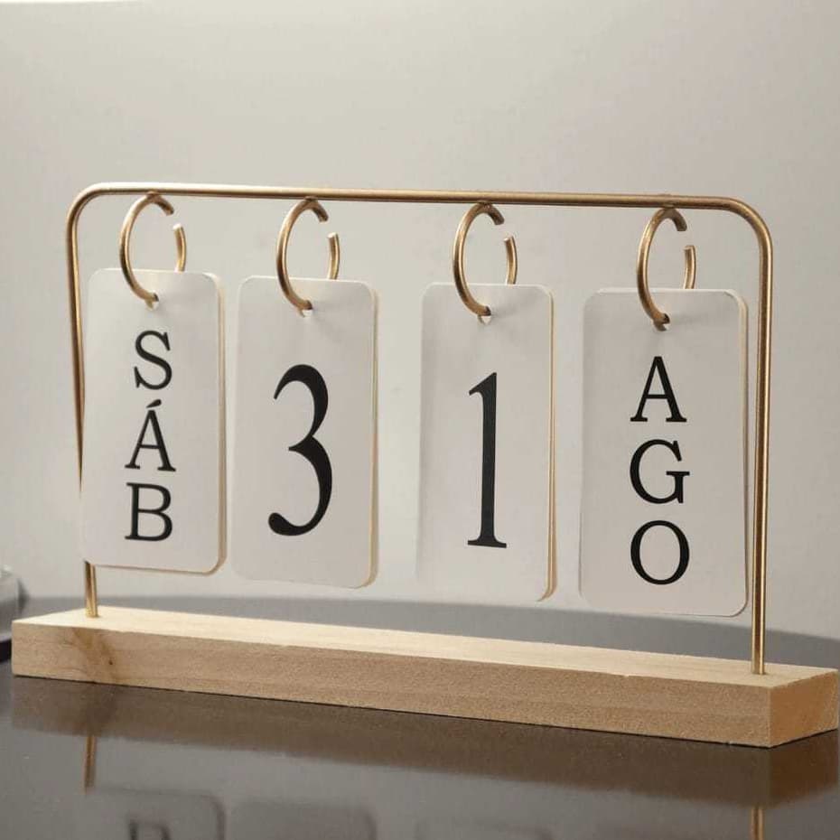Calendário de Mesa Decorativo Permanente Com Plaquinhas Madeira Decoração Escritório