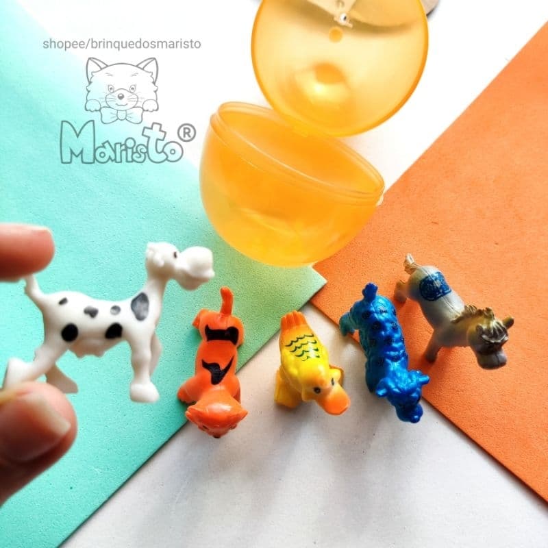 Mini Brinquedo Ovo Surpresa c/ 5 Miniaturas de Animais da Fazenda -OU- Dinossauros