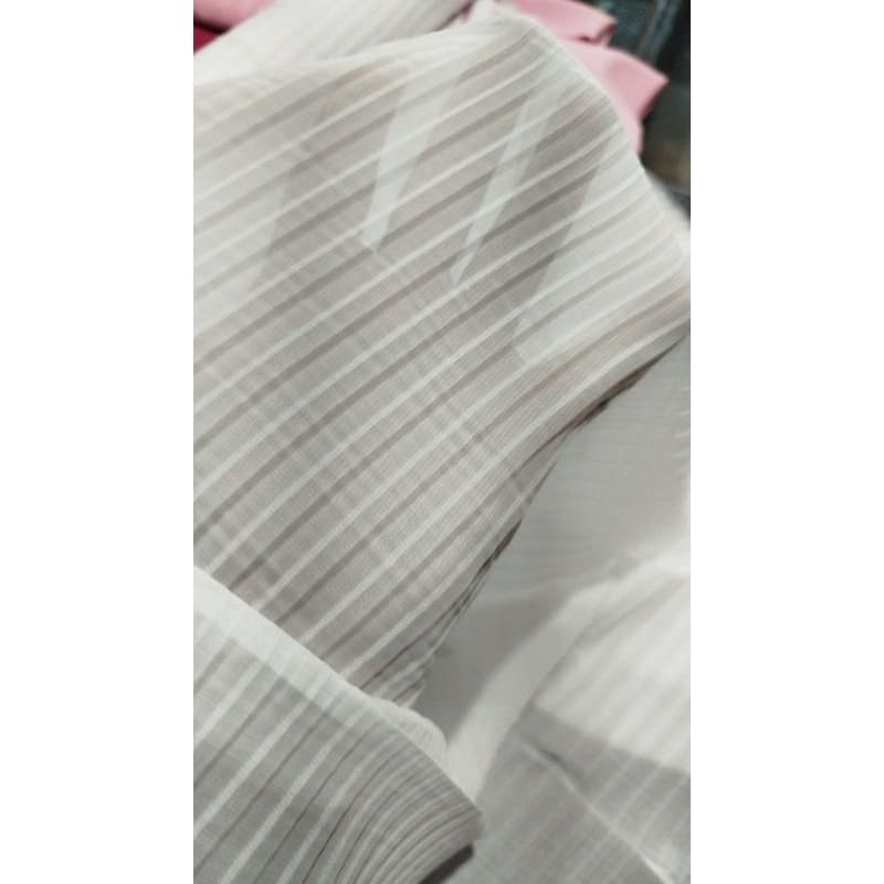 seda branca plissada 2 metros por 1,50 MTS largura