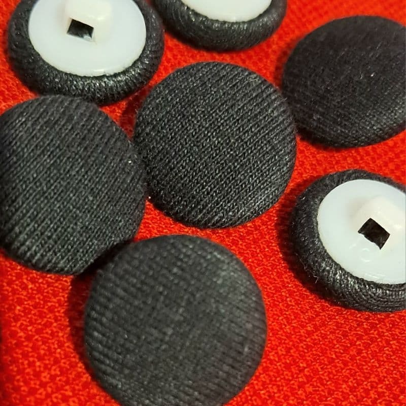 Botão Preto e Branco 20mm ,22mm,Forrado Bombe