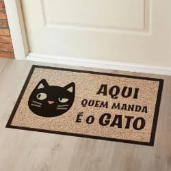 Capacho De Porta Vinílico Estampado Aqui Quem Manda 60x40cm-uzoo