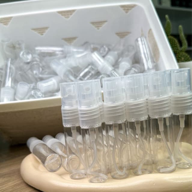 Kit 15 Frascos Pet 15ml Spray Viagem Resistente Válvula Perfume Cheirinho Home Care Aromatizador