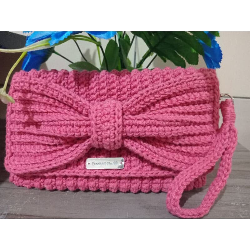 Clutch de crochê com laço/Bolsa de mão