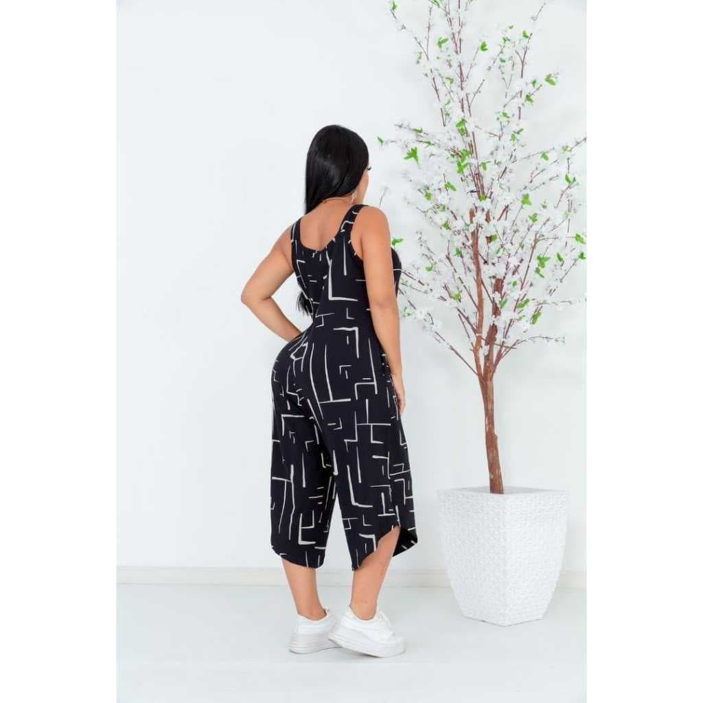 Macacão pantacourt estampado geométrico feminino