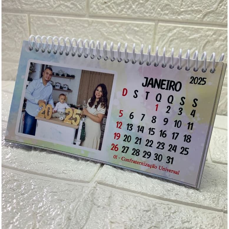 Calendário de Mesa 2026 personalizado com 12 fotos