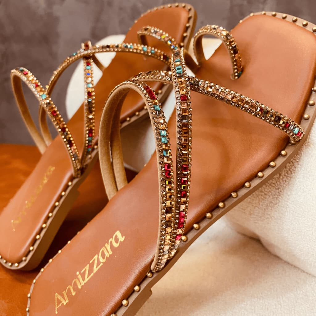 Sandália Feminina Rasteirinha Exclusiva Com Brilho Stras Colorido Aberta e Confortável Lançamento