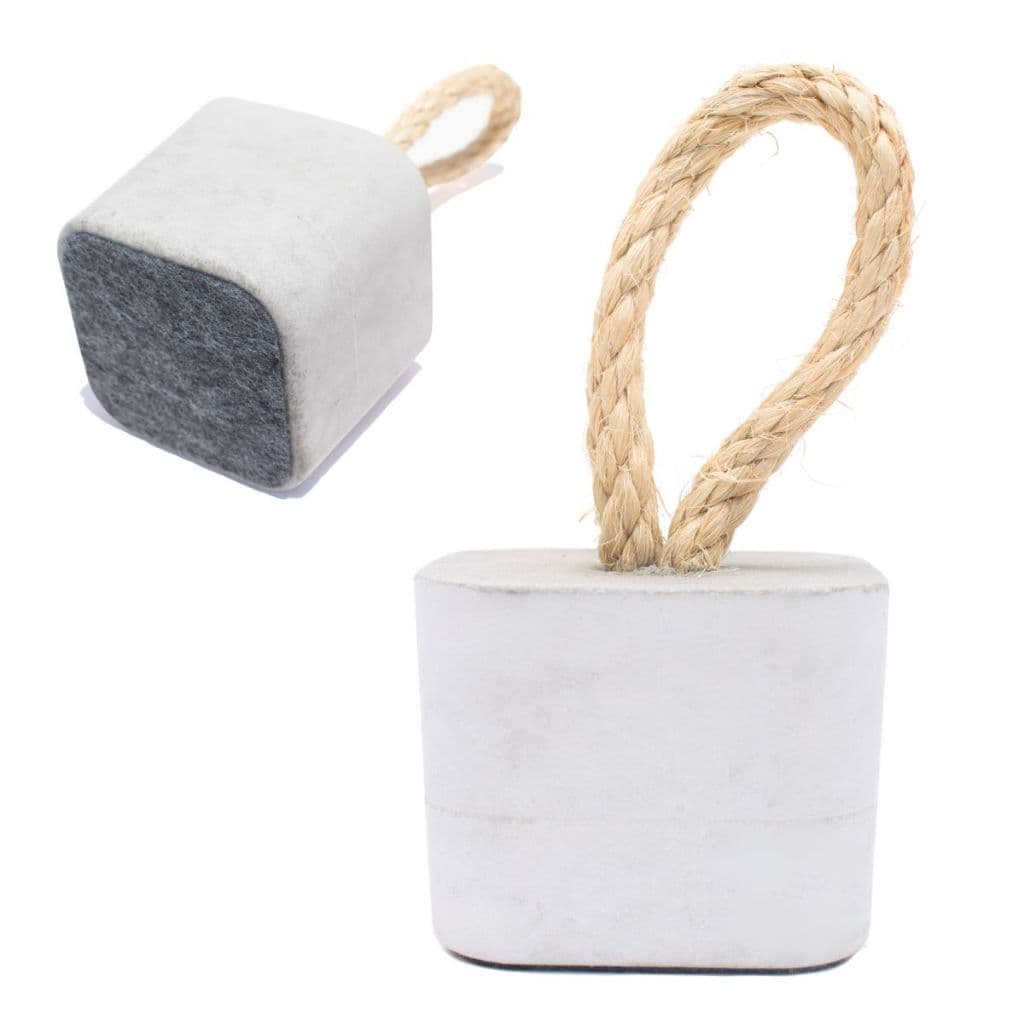 Kit 2 Pesos de Porta Decorativo Cubo 1,5Kg Concreto com Base Anti Risco