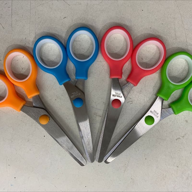 Kit com 6/12 Tesoura Escolar sem Ponta Colorida