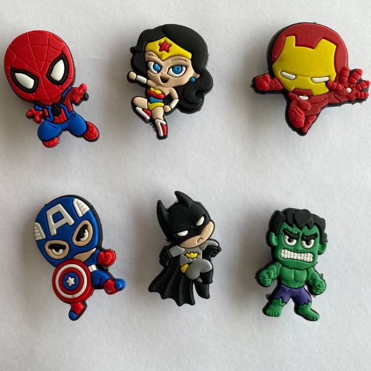 PIN ADAPTADOR PARA CALÇADOS 6 MODELOS DE SUPER HEROIS,  SENDO 1 DE CADA MODELO