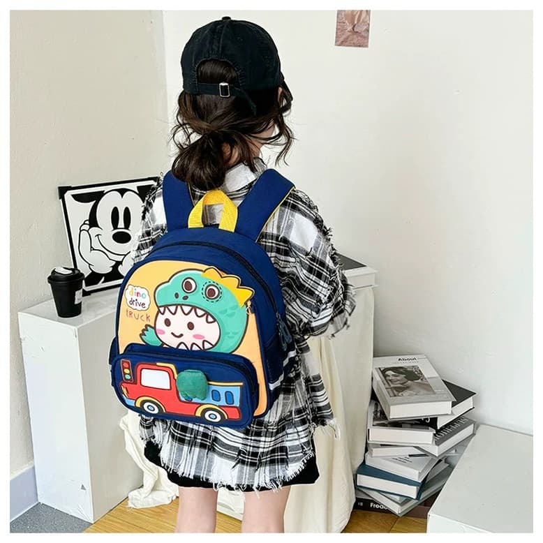 Mochila Infantil 3D Impermeável e Resistente Carro e Coelho Ideal para Escola e Passeios Unissex Meninos e Meninas