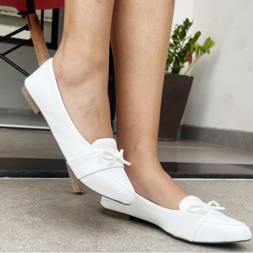 Sapatilha Mocassim Bico Fino com detalhes em laço super confortável
