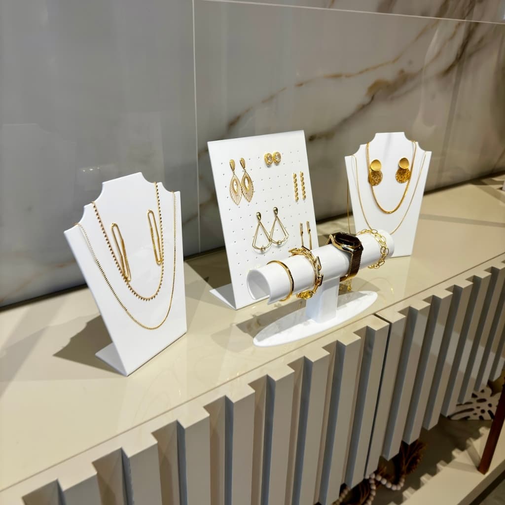 Kit Expositores Bijuterias Vitrine para loja de joias e acessórios  4 Unidades Cores