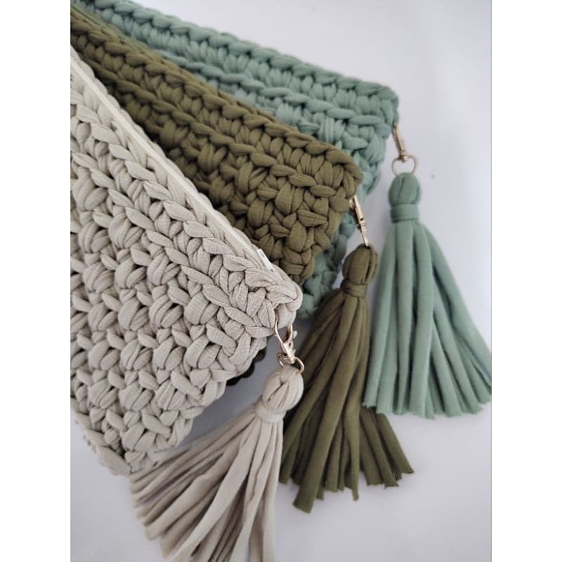 Carteira nécessaire em crochê fio de malha