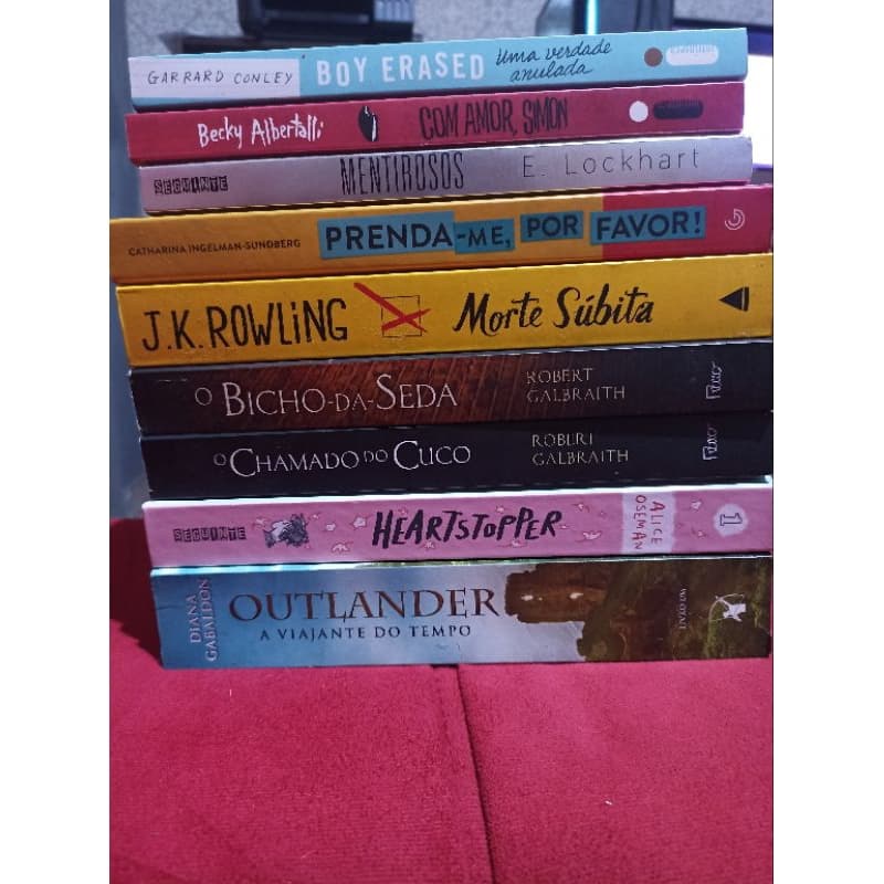 livros diversos usados.