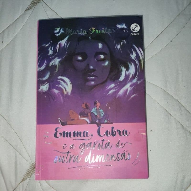 Emma Cobra e a garota de outra dimensão Maria Freitas