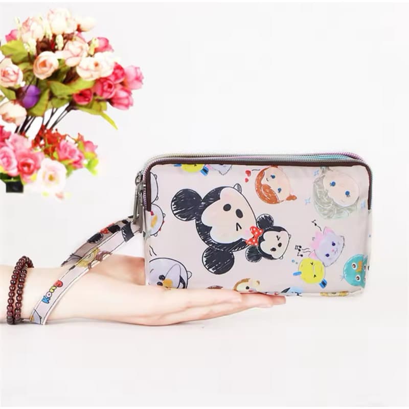 Necessaire Feminina com Design Inspirado no Mickey - Elegância e Funcionalidade