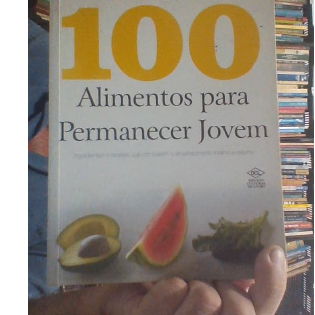 livro 100 limentos para permanecer jovem, ed DCL