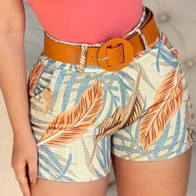 Short com Cinto Bermuda Feminina Estampada com Elastano Moda Praia Verão