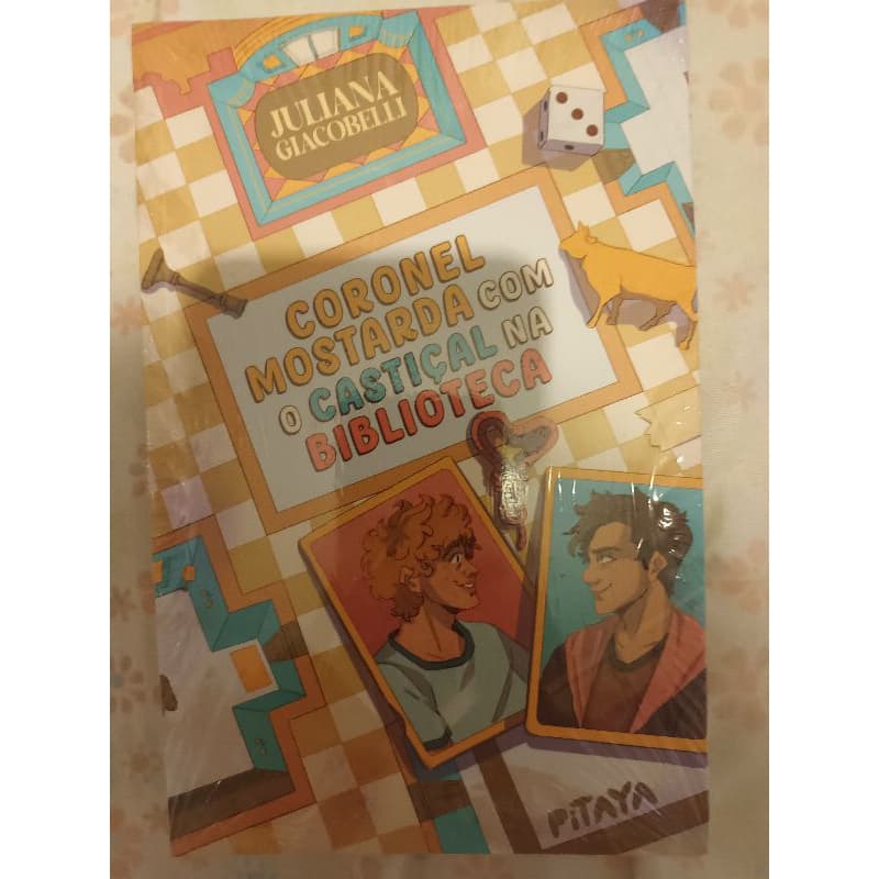 Livro: Coronel Mostarda com o castiçal na biblioteca - Juliana Giacobelli