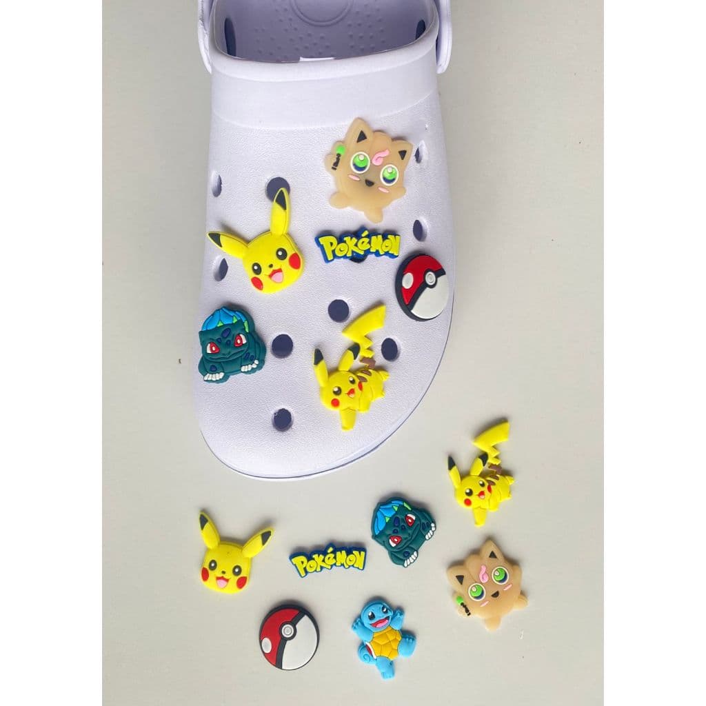 04 a 6 Pins/Bottons Emborrachados Para Babuche - Pokémon