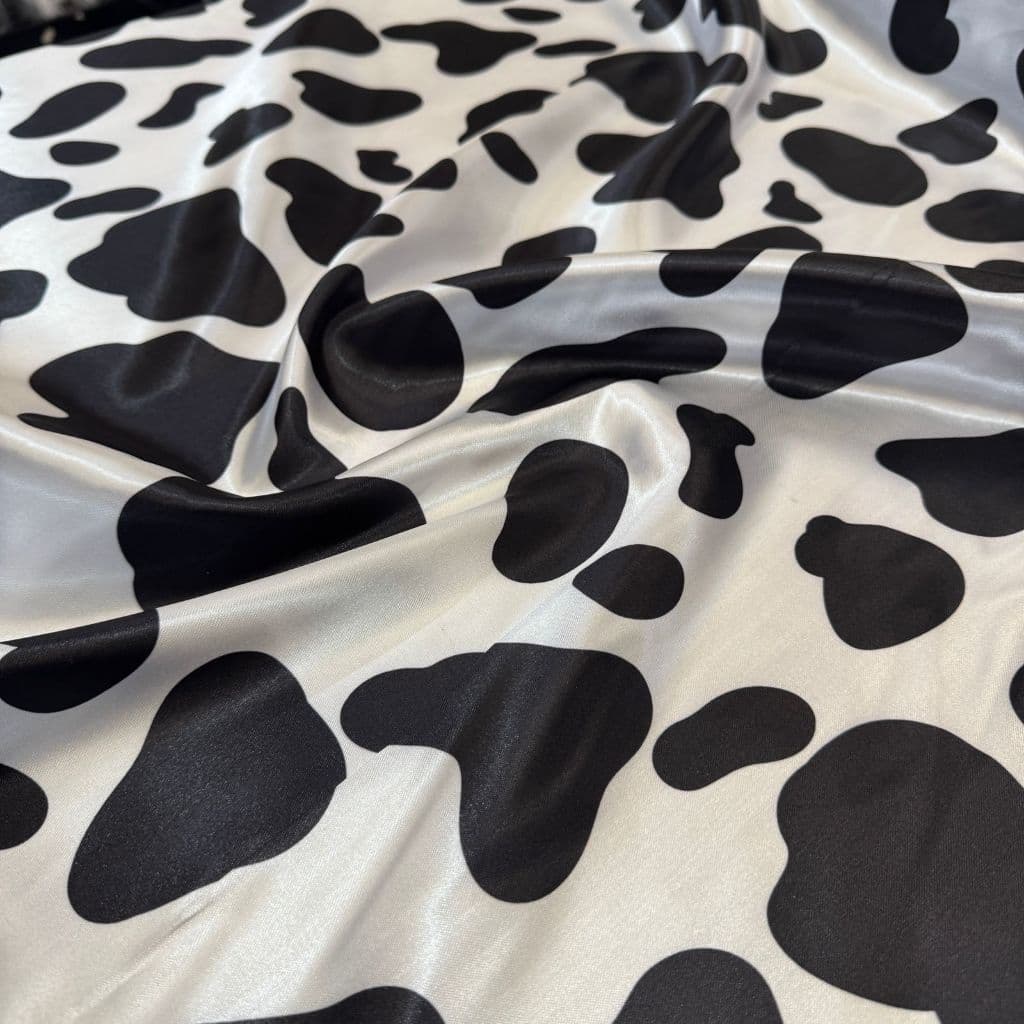 Tecido Cetim Estampado Vaquinha Digital 1,40m (largura) Para Decorações e Artesanatos