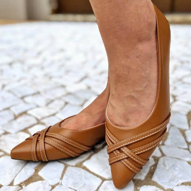 Sapatilha Feminina Bico Fino Caramelo Tiras Cruzadas Linha Conforto Moda Feminina Casual Elegante