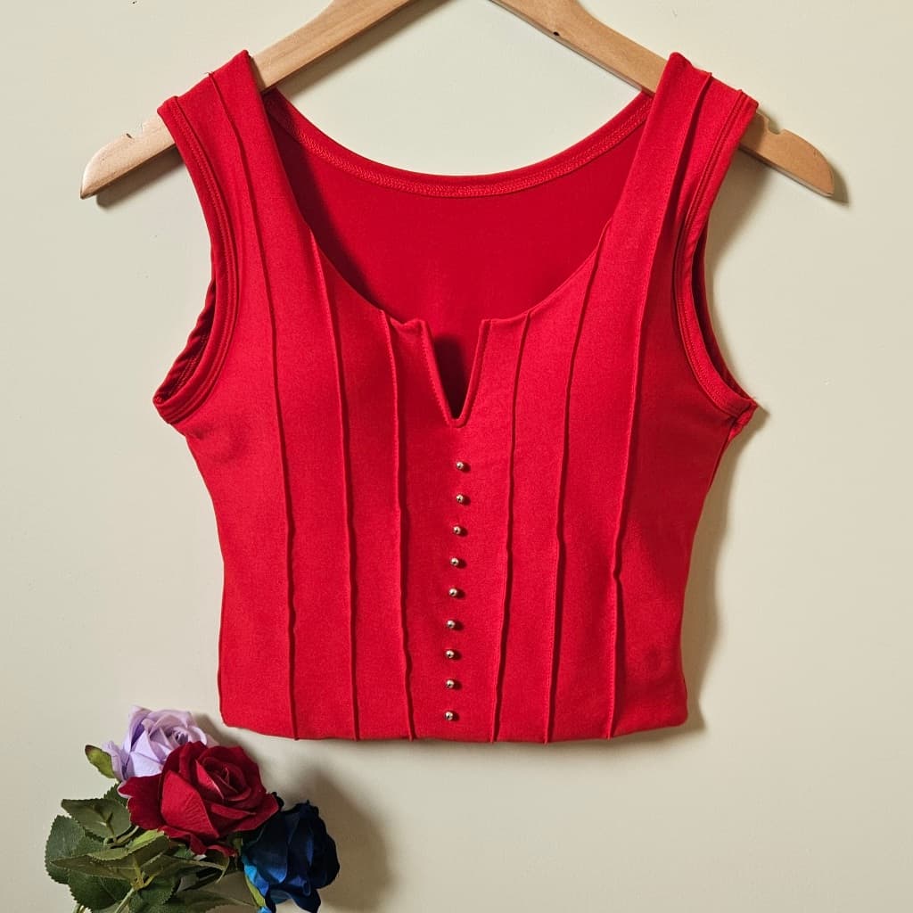 Cropped regata femenina com bojo e bolinha