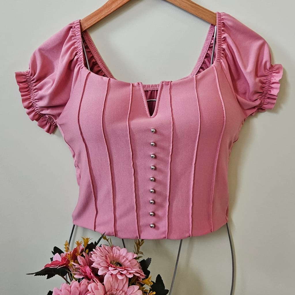 Blusa cropped com Almofada no Peito