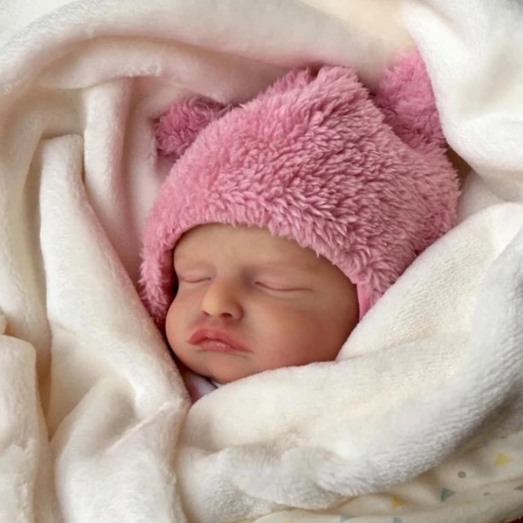 Bebê Reborn Boneca Realista Siliconada Olhos Fechados Pode Dar Banho Promoção