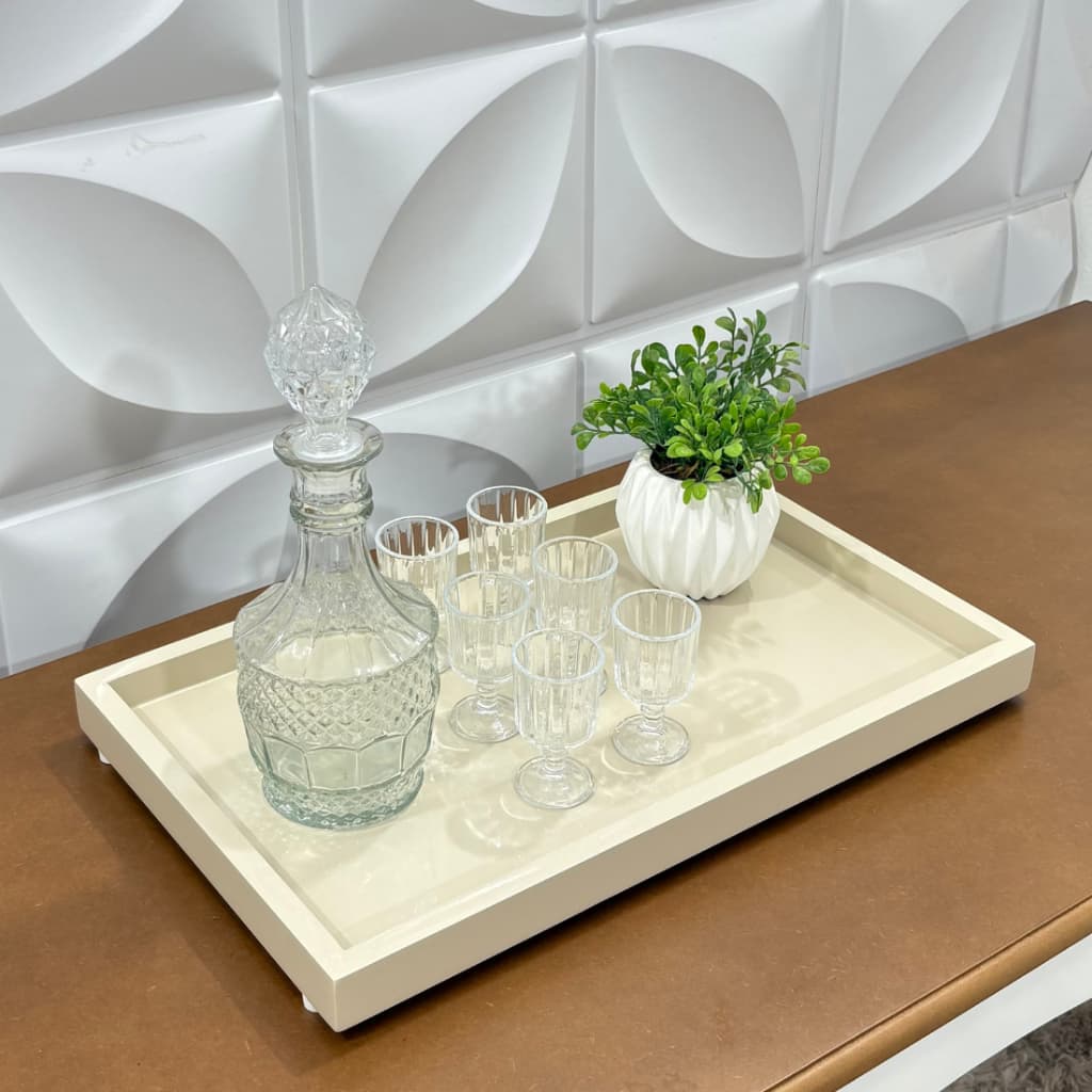 Bandeja decorativa para cantinho do café e bebidas em madeira laqueada 50x30