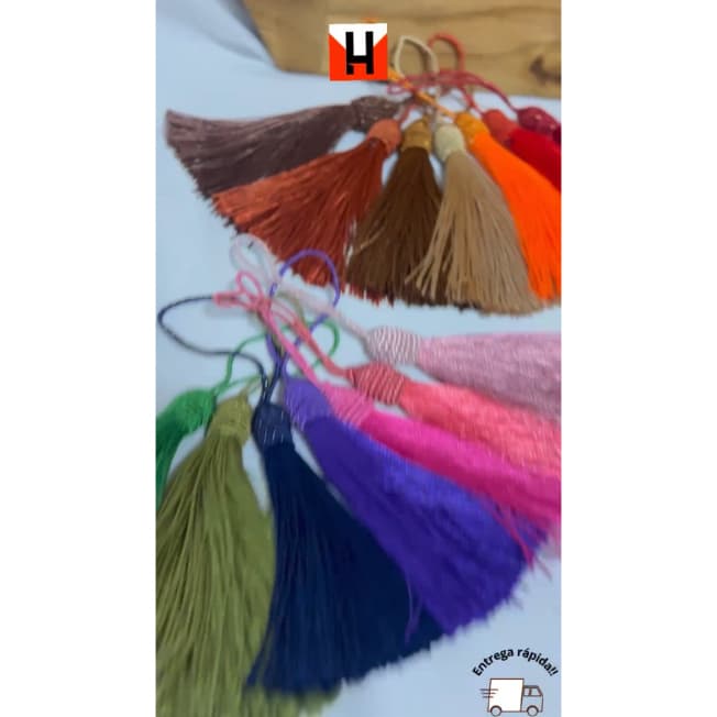 Pingente pompom tassel com tulipa 90mm em poliéster.