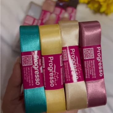 Fita de cetim com 22mm de largura em pecas de 10m.