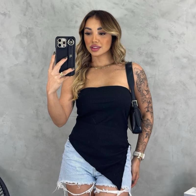 Blusa Tomara que Caia Assimétrica Canelada Promoção