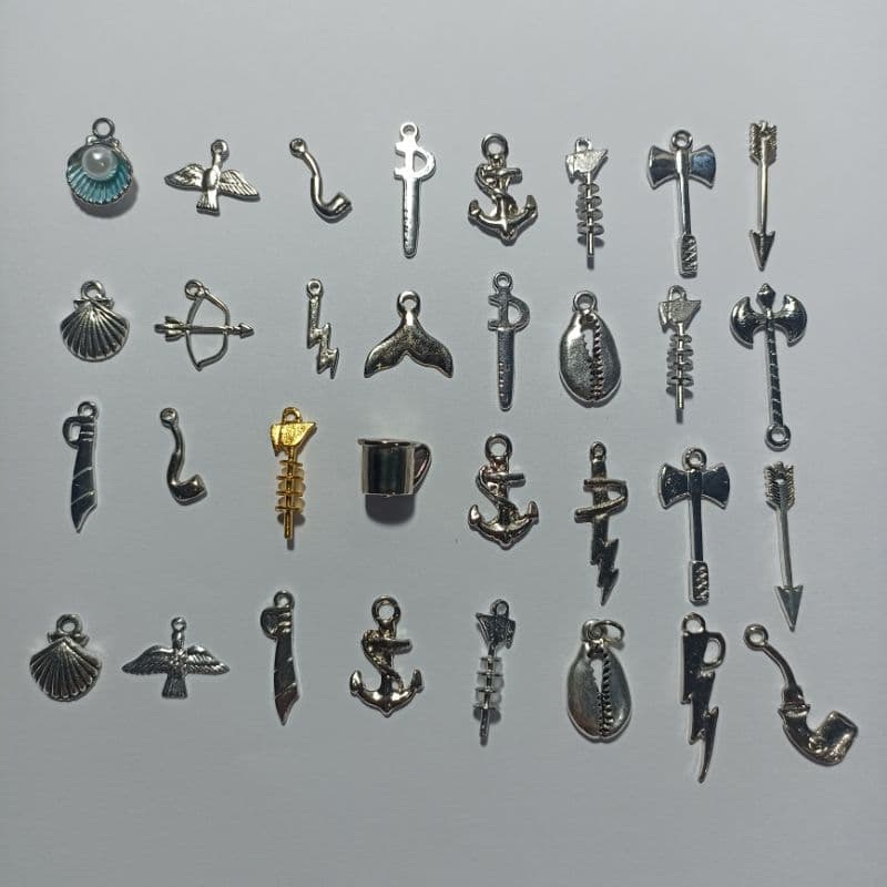 Pingentes vários modelos ferramentas de Orixás kit com 8 pingentes metal