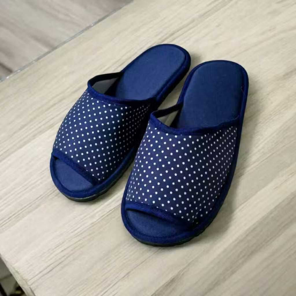 Chinelo de pano confortável, solado antiderrapante, chinelo quentinho para ficar em casa - Várias estampas