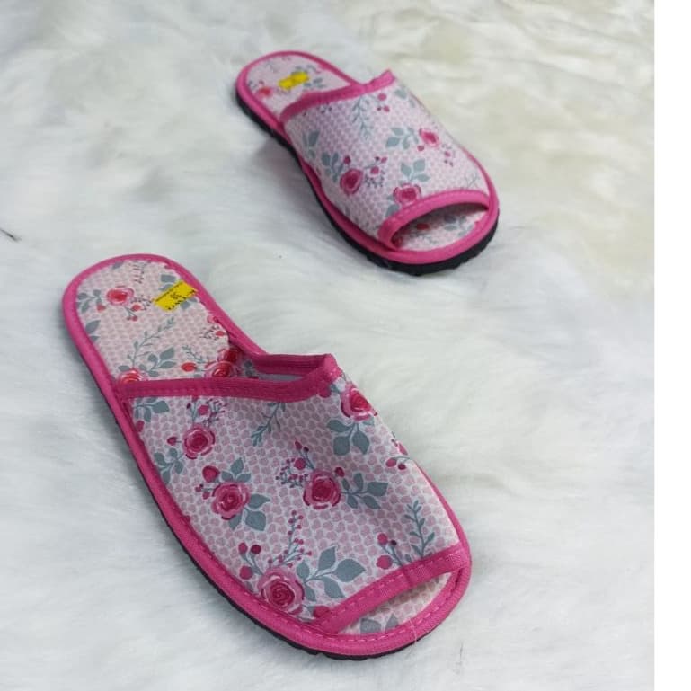 Chinelo de pano confortável, solado antiderrapante, chinelo quentinho para ficar em casa - Várias estampas