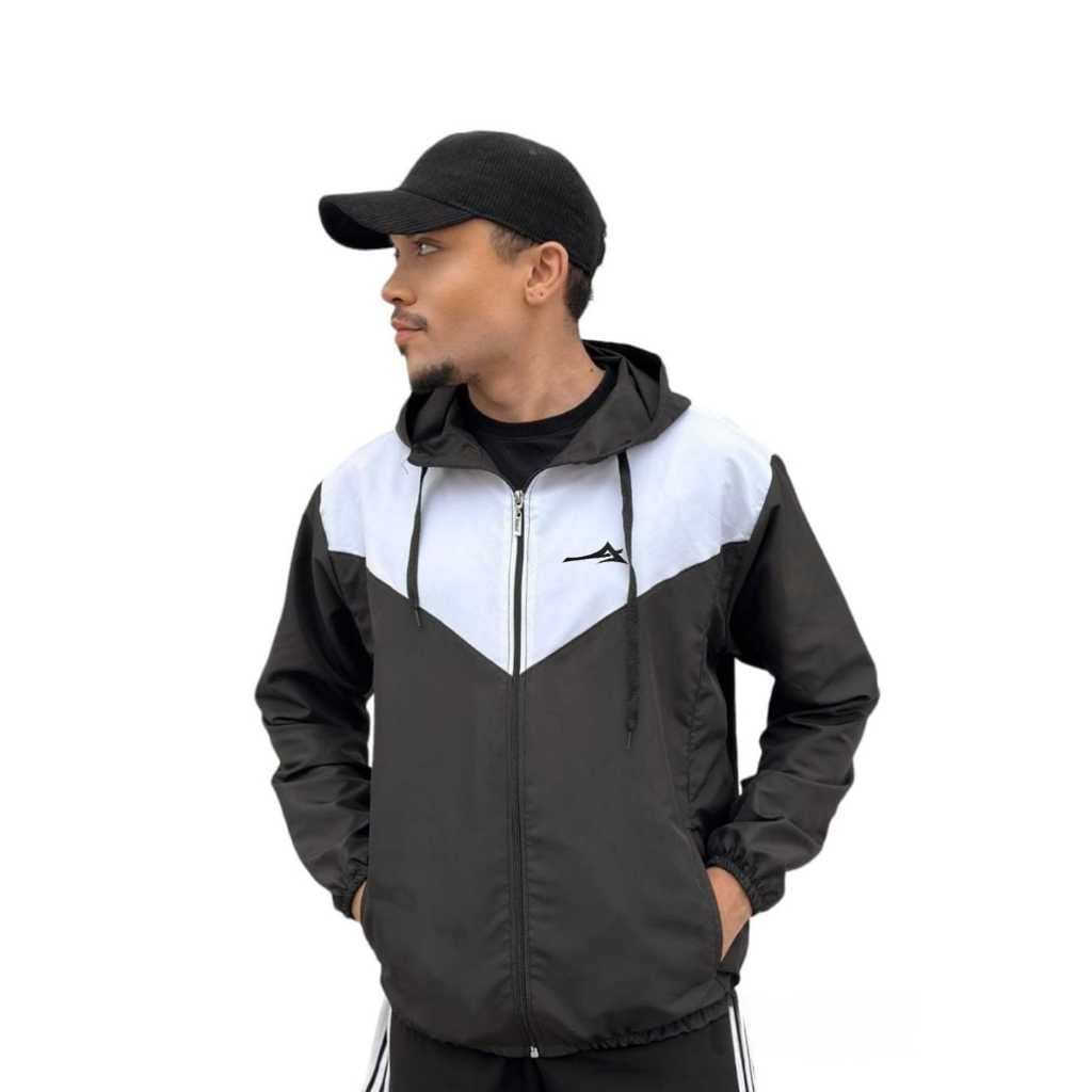 Ccorta Vento Masculino Tactel Liso é Combinados com Logo.