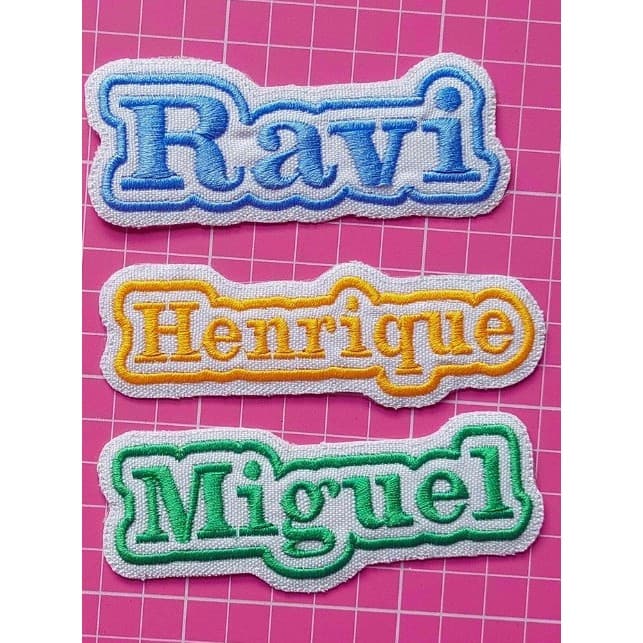 Patch Tag Termocolante Nome Personalizado Bordado Etiqueta 10 a 18cm de comprimento Letra Serifada