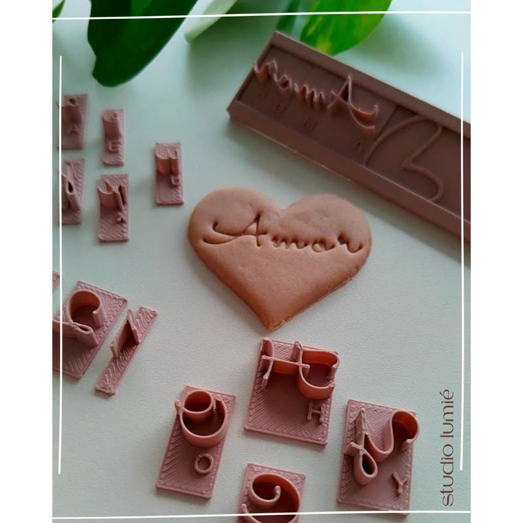 Marcador Alfabeto Cursivo 1,5cm para Pasta Americana, Biscuit e Confeitaria Ceramica  | Régua Letras