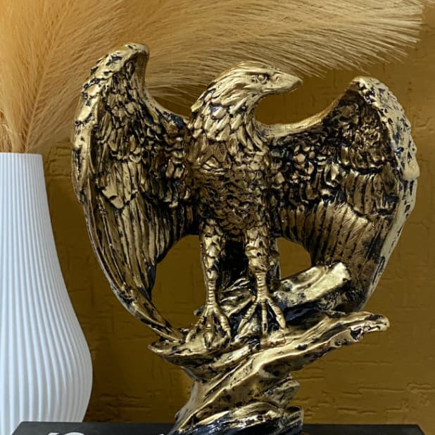 Escultura Gavião Águia Ouro Envelhecido Moderno Enfeite De Luxo Estatueta Promocional