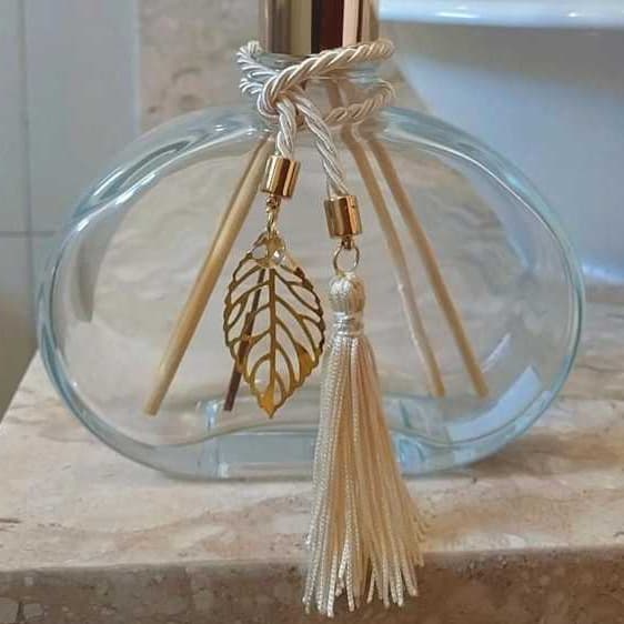 Pingente Decorativo Cordão com Flor perolado e ou folha, enfeites de aromatizadores, sabonetes e difusores