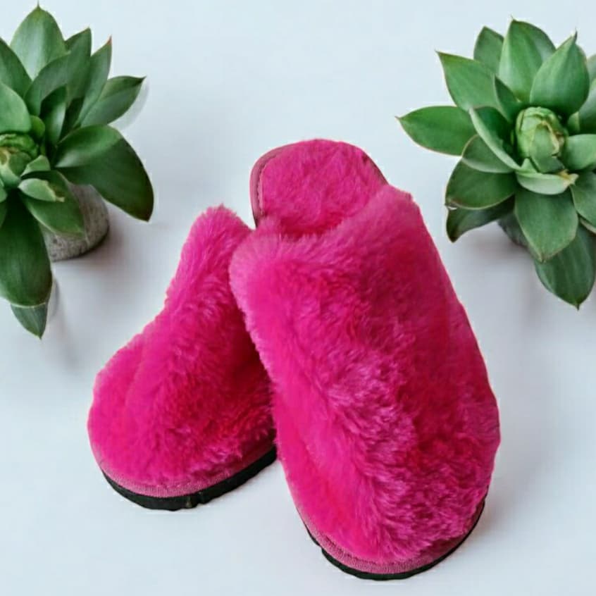 Pantufa Chinelo de Quarto Peluciada - Unissex Adulto Confortável - Solado antiderrapante - Diversas cores - K-TWO