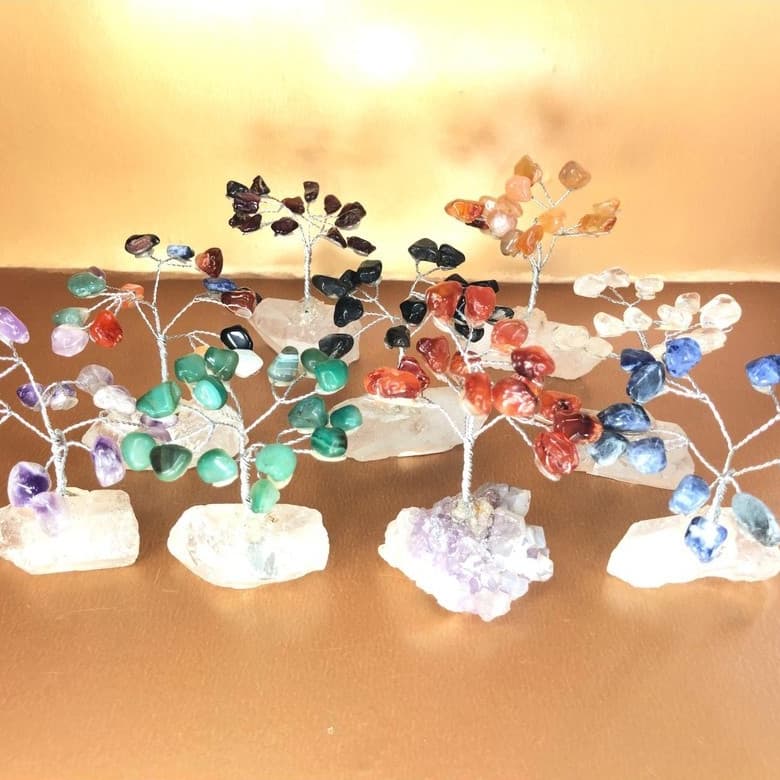 Árvore De Pedras Naturais Preciosas Com Base De Cristais Verdadeiros 5 Galhos