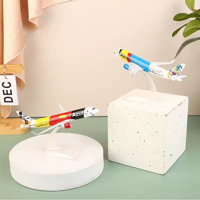 Miniatura avião Airbus A320 Azul Airlines Disney