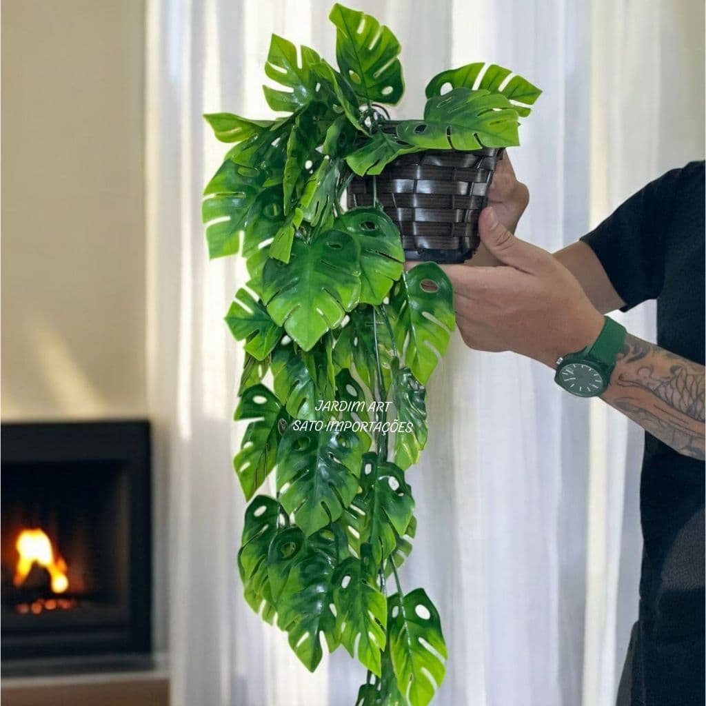Kit Planta Decorativa: Vaso Trançado Marrom + 1 Pendente Artificial Folhas De costela de adao PT15
