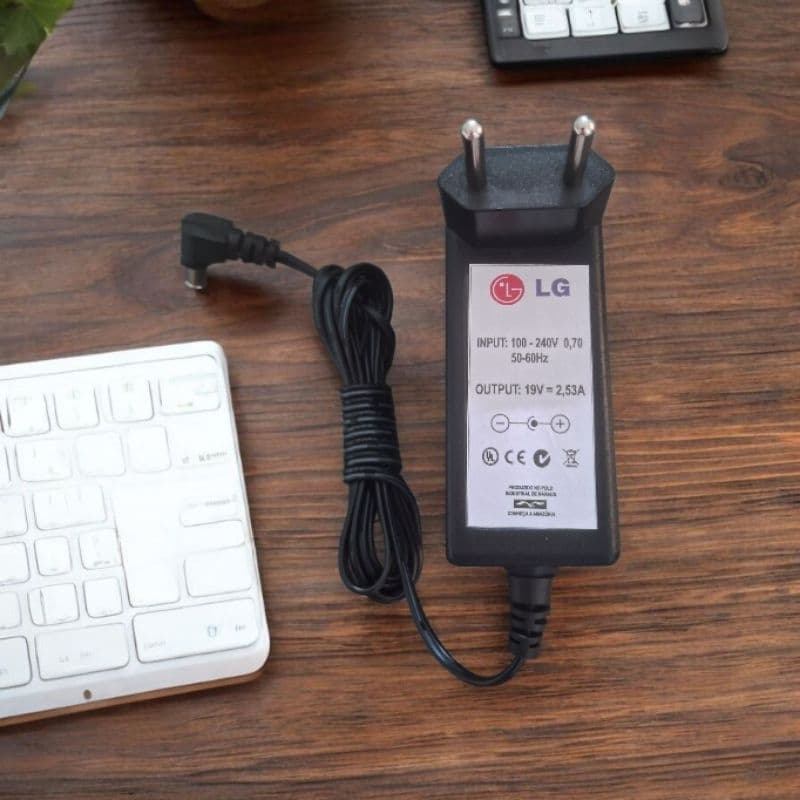 Fonte TV LG 19v 2,53A Bivolt Automaticamente