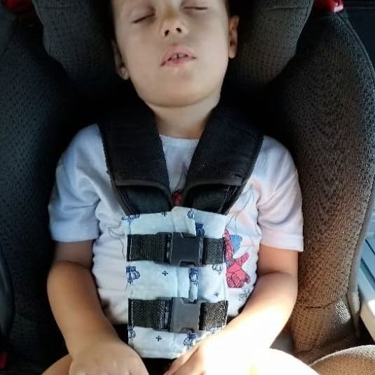 Redutor peitoral para cinto de cadeirinha